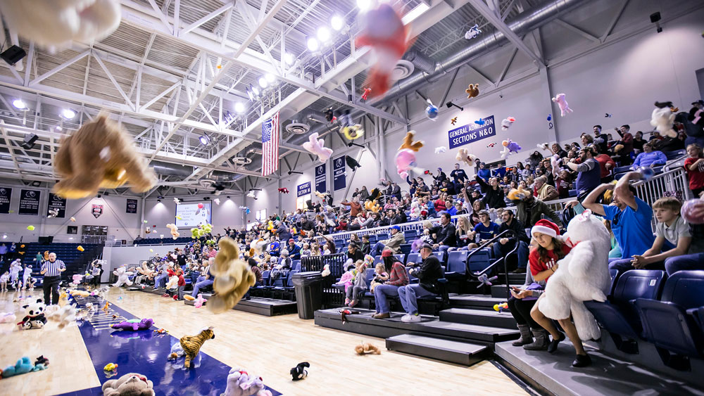 UAFS Men's Basketball Toy Toss